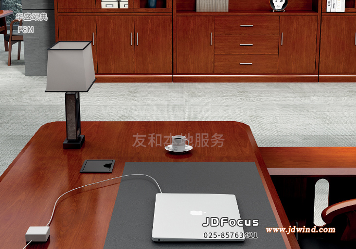 南京大班台F8M胡桃木台面细节，南京老板台办公桌